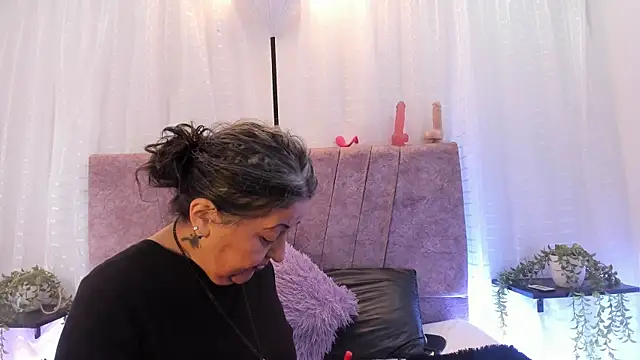 Victoriaa Anderson online show from April 2026 02:14:02 PM