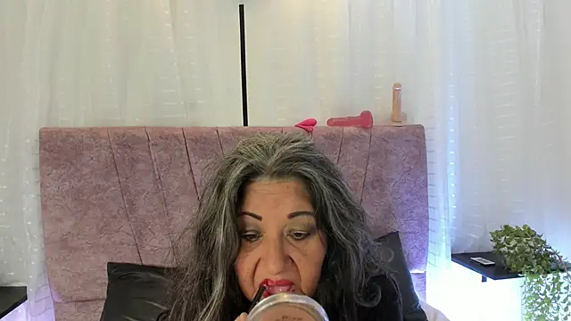 Victoriaa Anderson online show from April 2026 02:11:02 PM