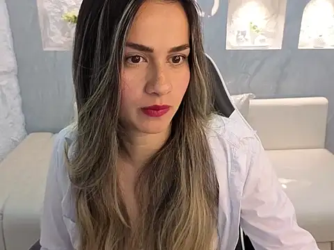 Liat White Tx online show from December 2025 01:17:04 PM