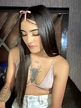 Snapshot of CleoNoir_Pink chatting on November 2025 11:05:01 PM CleoNoir Pink online show from November 2025 11:05:01 PM