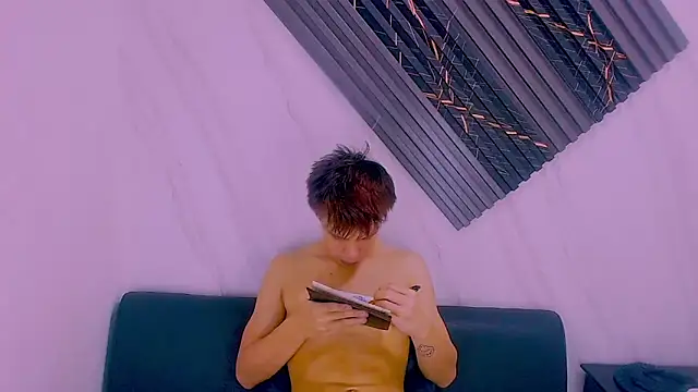 Liam York  online show from April 2026 04:36:02 PM