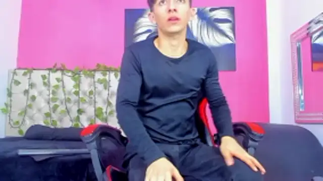 ElanGiraldo online show from November 2025 09:48:01 PM