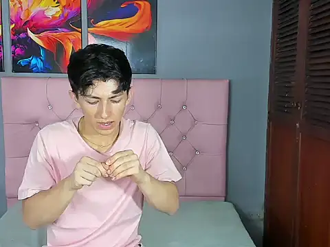 ElanGiraldo online show from December 2025 10:28:01 PM