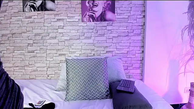 Snapshot of sofiaalarson chatting on February 2026 01:50:01 AM sofiaalarson online show from February 2026 01:50:01 AM