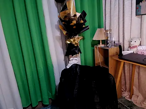 ur hot jenelle online show from April 2026 07:19:01 PM