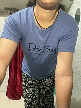 Snapshot of Red_Queen_11 chatting on February 2026 07:41:01 PM Red Queen 11 online show from February 2026 07:41:01 PM