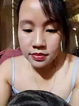 yelow-bee online show from November 2025 04:34:02 AM