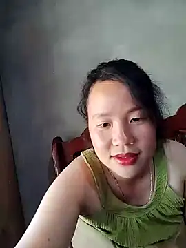 yelow-bee online show from November 2025 04:11:02 AM