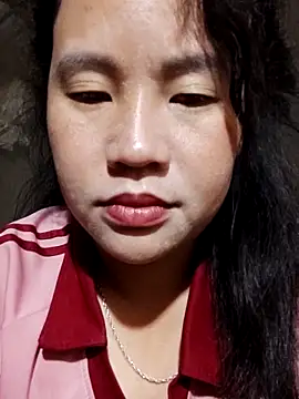 yelow-bee online show from November 2025 04:38:02 PM