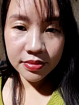 yelow-bee online show from November 2025 12:22:02 PM