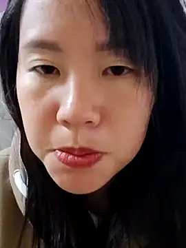 yelow-bee online show from November 2025 12:21:02 AM