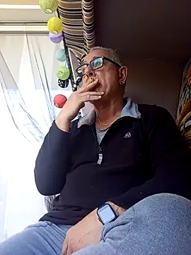 andy-1961 online show from November 2025 01:44:02 PM