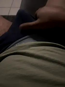 Snapshot of Chiludove chatting on December 2025 12:04:01 AM Chiludove online show from December 2025 12:04:01 AM