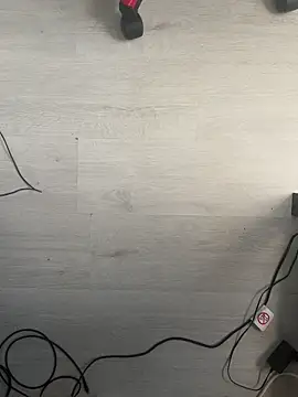 christophecamzzl online show from November 2025 03:34:01 PM