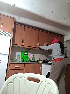 Snapshot of kyliecastell chatting on December 2025 05:41:02 PM kyliecastell online show from December 2025 05:41:02 PM