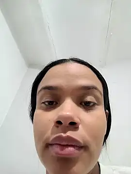 Snapshot of kyliecastell chatting on December 2025 03:10:01 PM kyliecastell online show from December 2025 03:10:01 PM