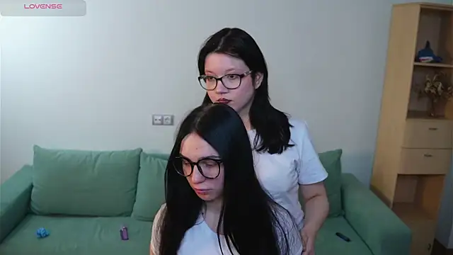 MonnieDeman online show from November 2025 05:07:01 PM