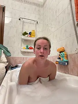 NaughtyAmore online show from November 2025 04:51:02 PM