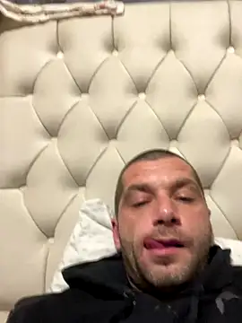 Kinkycouple142 online show from November 2025 07:19:02 PM