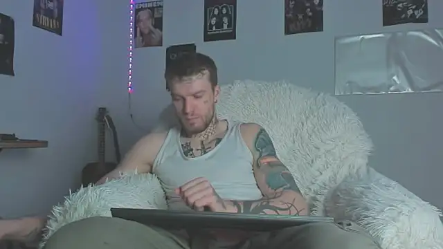 Huntall77 online show from March 2026 04:50:02 PM