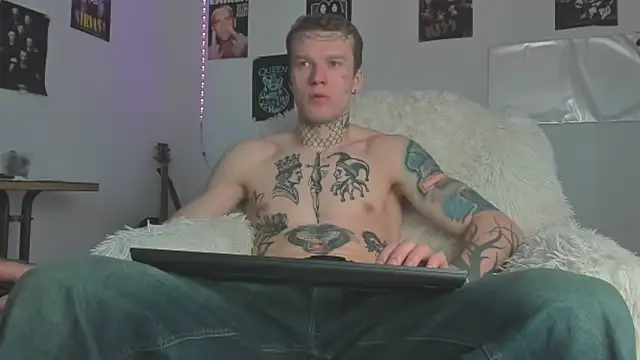 Huntall77 online show from April 2026 04:45:02 AM