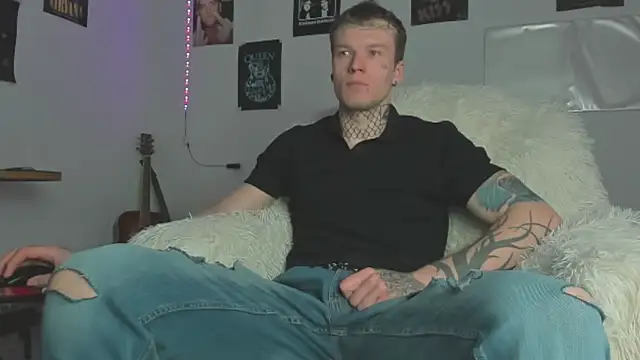 Huntall77 online show from April 2026 03:50:02 AM