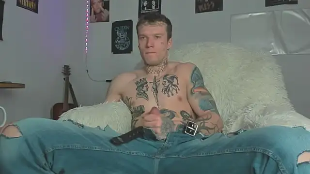 Huntall77 online show from April 2026 06:19:01 AM