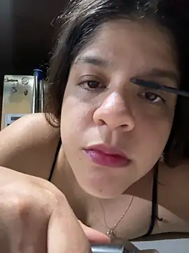 diamore3377 online show from April 2026 03:33:02 AM