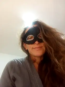 Giorgia13 online show from November 2025 05:15:02 PM