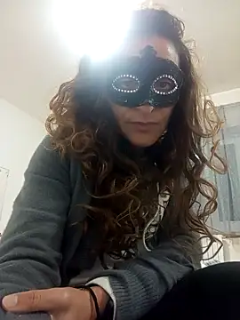 Giorgia13 online show from November 2025 05:28:02 PM