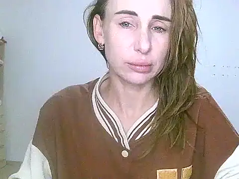 GlarysLoveres online show from November 2025 03:45:02 AM