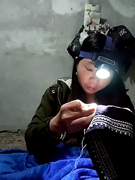 Snapshot of vangkt-cute chatting on December 2025 08:58:02 PM vangkt-cute online show from December 2025 08:58:02 PM