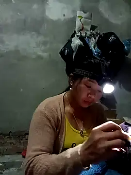 Snapshot of vangkt-cute chatting on December 2025 11:37:01 AM vangkt-cute online show from December 2025 11:37:01 AM