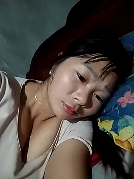 Snapshot of vangkt-cute chatting on December 2025 06:44:02 AM vangkt-cute online show from December 2025 06:44:02 AM