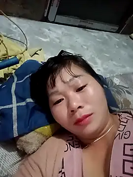 Snapshot of vangkt-cute chatting on December 2025 07:54:02 PM vangkt-cute online show from December 2025 07:54:02 PM