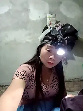 Snapshot of vangkt-cute chatting on December 2025 11:50:01 AM vangkt-cute online show from December 2025 11:50:01 AM