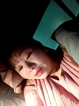 Snapshot of vangkt-cute chatting on January 2026 05:02:02 AM vangkt-cute online show from January 2026 05:02:02 AM