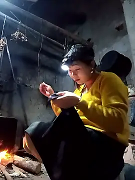 Snapshot of vangkt-cute chatting on January 2026 12:22:02 PM vangkt-cute online show from January 2026 12:22:02 PM