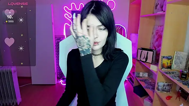 Snapshot of EmmaDarkk chatting on November 2025 08:58:02 AM EmmaDarkk online show from November 2025 08:58:02 AM