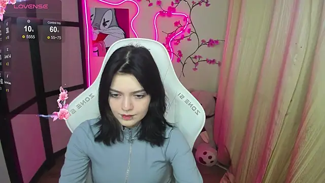 Snapshot of EmmaDarkk chatting on November 2025 10:15:01 AM EmmaDarkk online show from November 2025 10:15:01 AM