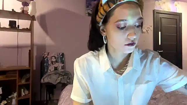 JamieRosten online show from November 2025 12:27:02 PM