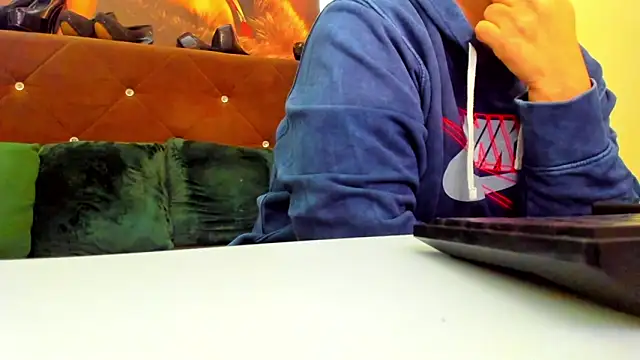 RueBeth online show from November 2025 11:53:02 AM