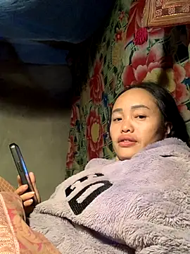 phuong cute online show from November 2025 04:28:01 PM