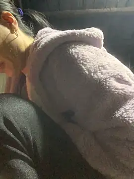 phuong cute online show from November 2025 12:54:01 AM