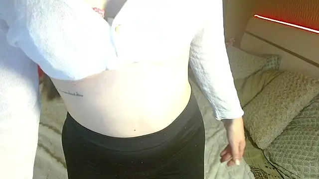 Snapshot of cutie_violet chatting on November 2025 08:52:01 PM cutie violet online show from November 2025 08:52:01 PM