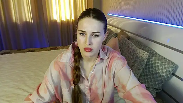 Snapshot of cutie_violet chatting on November 2025 10:50:02 AM cutie violet online show from November 2025 10:50:02 AM