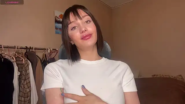 Snapshot of AlexaPawn chatting on November 2025 09:29:02 PM AlexaPawn online show from November 2025 09:29:02 PM