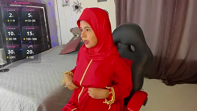 NaylaAbadi online show from November 2025 12:33:01 PM