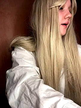 Scarlett Shadow online show from November 2025 07:21:01 PM