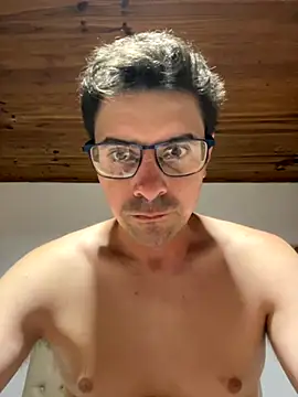 JuanchiSxL online show from November 2025 05:18:01 AM